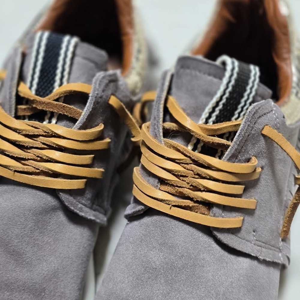 Shu Shop Pepa Womens Fringe Sneakers in a grey/taupe colorway Sz 8.5 - Picture 4 of 7